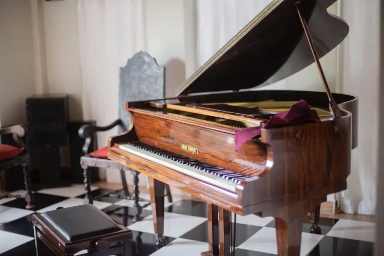 How to Get Rid of an Old Piano